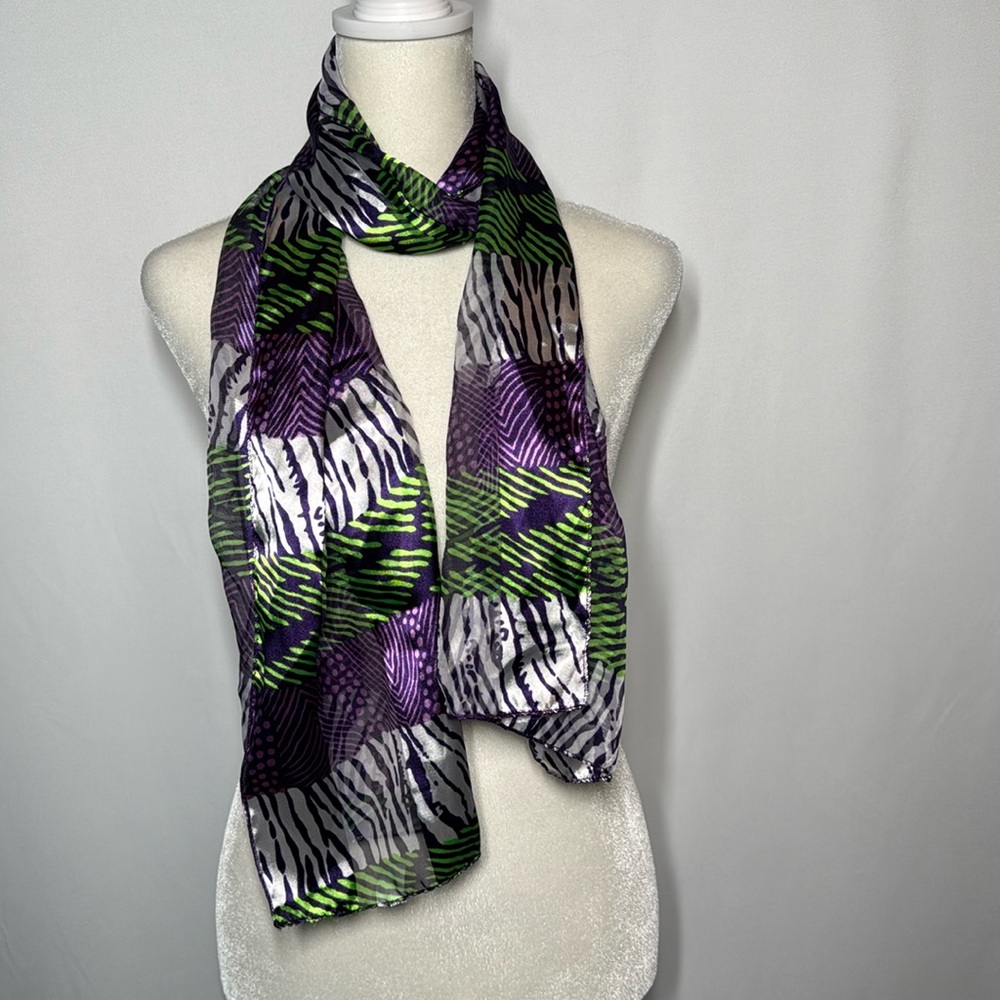 💜3/$15 Green, Purple and White Scarf